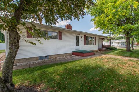 415 Brown St, Circleville, OH 43113 photo 2