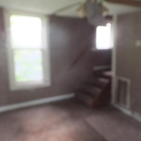 9 Maple St, Delaware, OH 43015 photo 2
