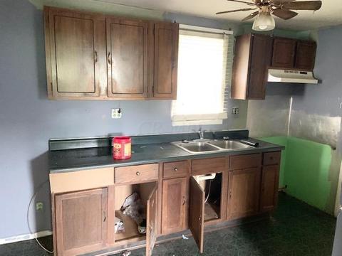 349 Hocking Ave, Logan, OH 43138 photo 4