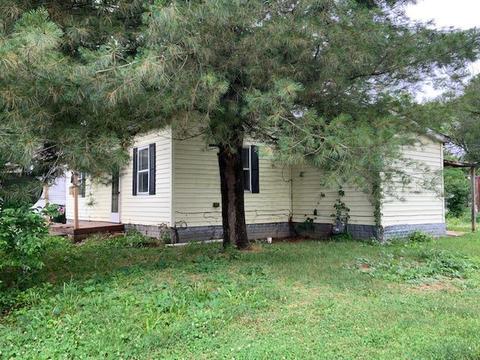 349 Hocking Ave, Logan, OH 43138 photo 2