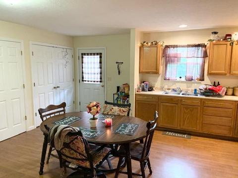 645 W Front St, Logan, OH 43138 photo 5