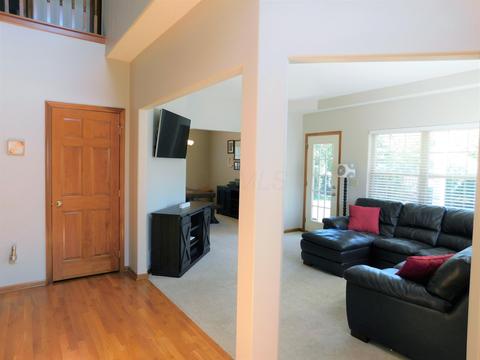 482 Ivyside Sq, Westerville, OH 43082 photo 4