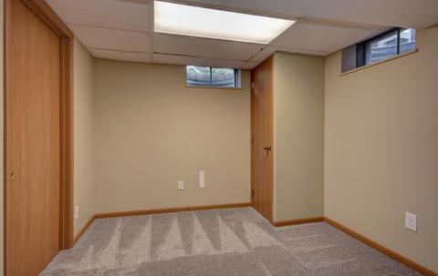 3214 Heysham Dr, Columbus, OH 43221 photo 32