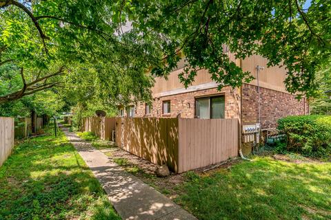 136 Stornoway Dr E, Columbus, OH 43213 photo 22