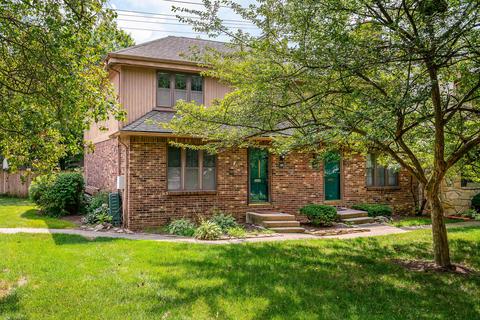 136 Stornoway Dr E, Columbus, OH 43213 photo 1