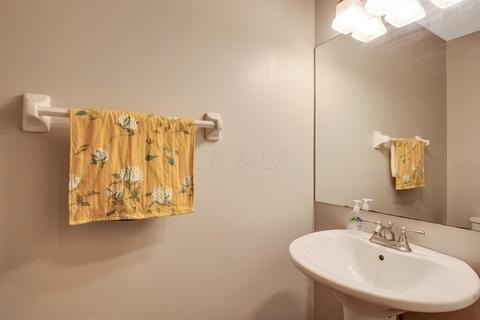 1250 Four Star Dr E, Galloway, OH 43119 photo 8