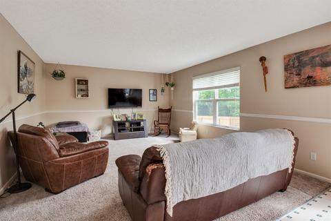 1250 Four Star Dr E, Galloway, OH 43119 photo 7