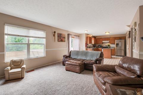 1250 Four Star Dr E, Galloway, OH 43119 photo 10