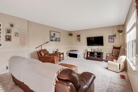 1250 Four Star Dr E, Galloway, OH 43119 photo 9