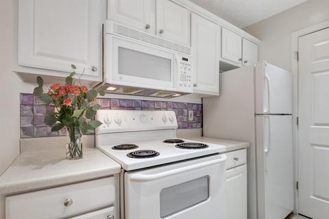 5487 Garden Rdg, Columbus, OH 43228 photo 8