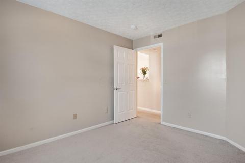 5487 Garden Rdg, Columbus, OH 43228 photo 14