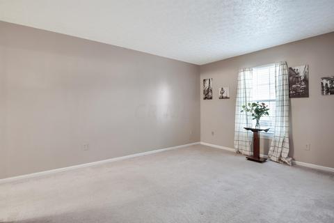 5487 Garden Rdg, Columbus, OH 43228 photo 12