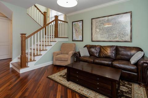 114 E 2nd Ave, Columbus, OH 43201 photo 4