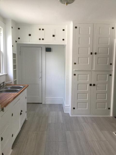 131 E Weber Rd, Columbus, OH 43202 photo 3