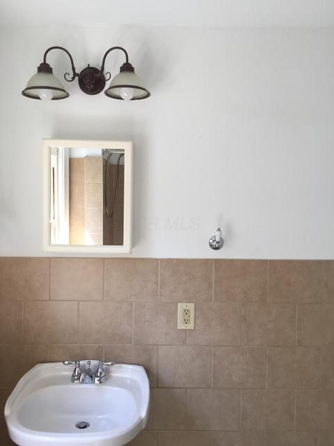 131 E Weber Rd, Columbus, OH 43202 photo 23
