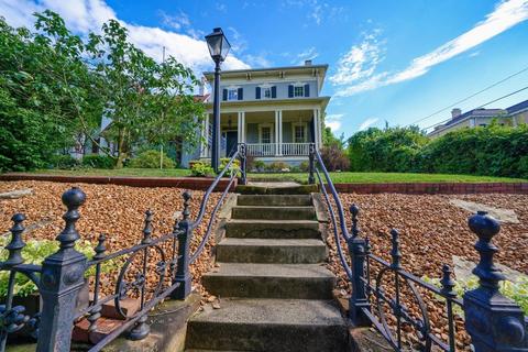 136 E Mulberry St, Lancaster, OH 43130 photo 1