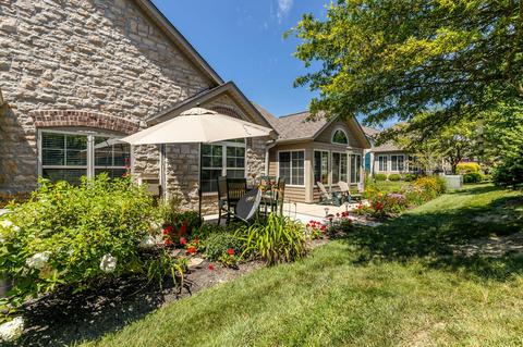 221 Stonegate Loop, Pataskala, OH 43062 photo 1