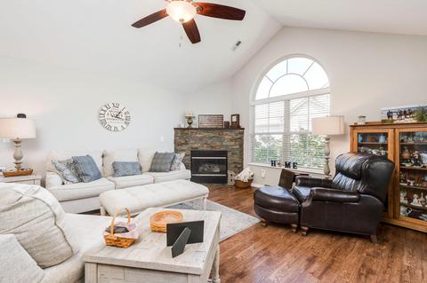 221 Stonegate Loop, Pataskala, OH 43062 photo 5