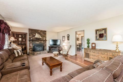 12385 Oak Dr, Orient, OH 43146 photo 2