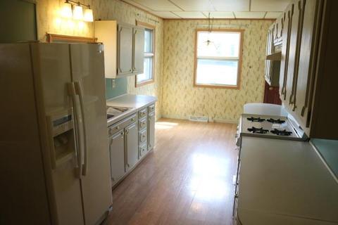 52 E 5th St, Fredericktown, OH 43019 photo 5