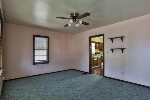618 Renick Ave, Circleville, OH 43113 photo 2