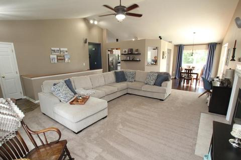 5600 Stevens Dr, Orient, OH 43146 photo 2