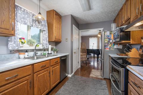 202 Spring Meadow Dr, Georgetown, OH 45121 photo 8