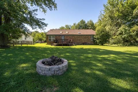 202 Spring Meadow Dr, Georgetown, OH 45121 photo 3