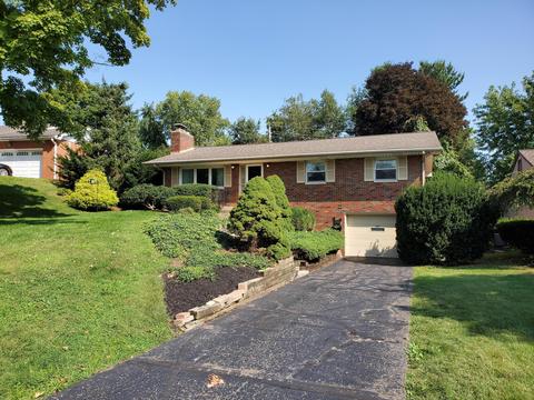 208 Greer Dr E, Newark, OH 43055 photo 1