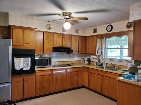 208 Greer Dr E, Newark, OH 43055 photo 2