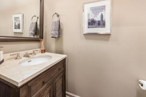 8010 Luckstone Dr, Dublin, OH 43017 photo 17