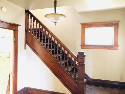 686 Maple Ave, Newark, OH 43055 photo 2
