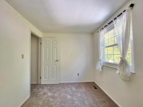 3834 Farm Brook Ln, Columbus, OH 43204 photo 25