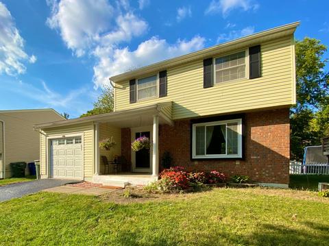 3834 Farm Brook Ln, Columbus, OH 43204 photo 2