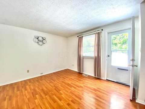 3834 Farm Brook Ln, Columbus, OH 43204 photo 22