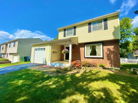 3834 Farm Brook Ln, Columbus, OH 43204 photo 1