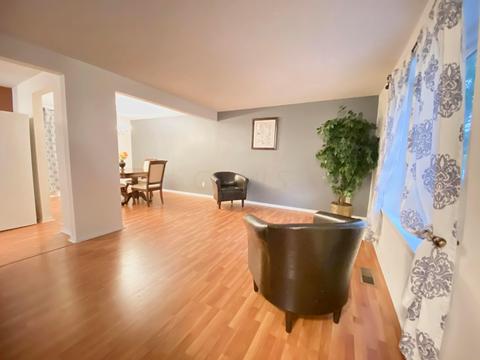 3834 Farm Brook Ln, Columbus, OH 43204 photo 9