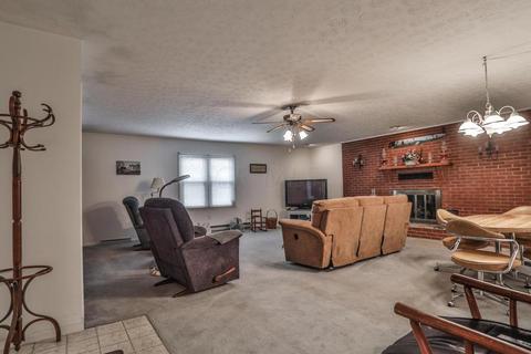 250 Sunset Dr, Circleville, OH 43113 photo 12
