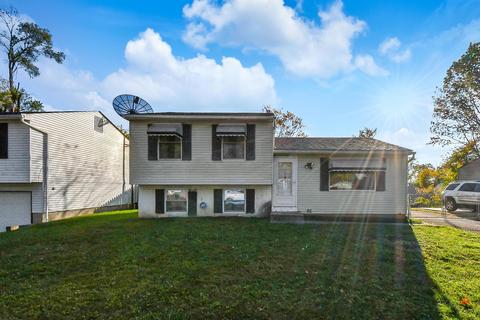 4172 Commodore St, Columbus, OH 43224 photo 2