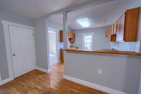 328 Walnut St, Circleville, OH 43113 photo 11