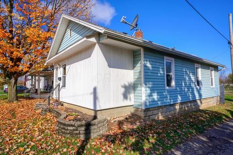 328 Walnut St, Circleville, OH 43113 photo 3