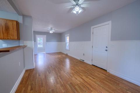 328 Walnut St, Circleville, OH 43113 photo 9