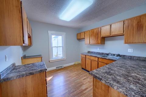 328 Walnut St, Circleville, OH 43113 photo 12