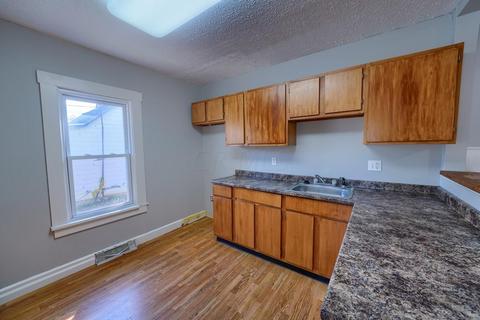 328 Walnut St, Circleville, OH 43113 photo 13