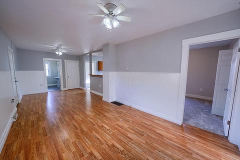 328 Walnut St, Circleville, OH 43113 photo 6