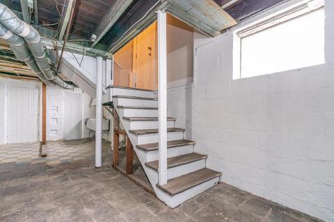 825 E 5th Ave, Columbus, OH 43201 photo 38