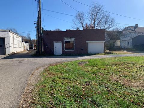 258 E 2nd St, Logan, OH 43138 photo 1