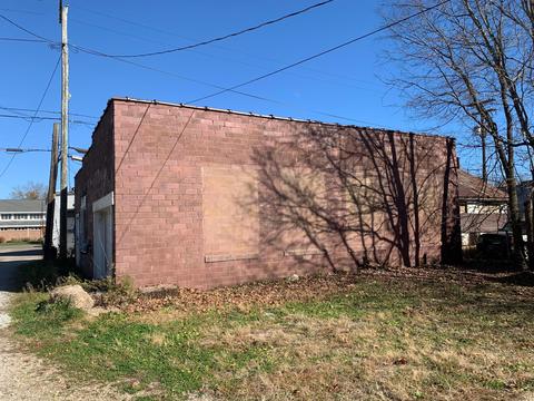 258 E 2nd St, Logan, OH 43138 photo 3