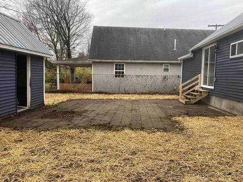169 Hayward St, Circleville, OH 43113 photo 2