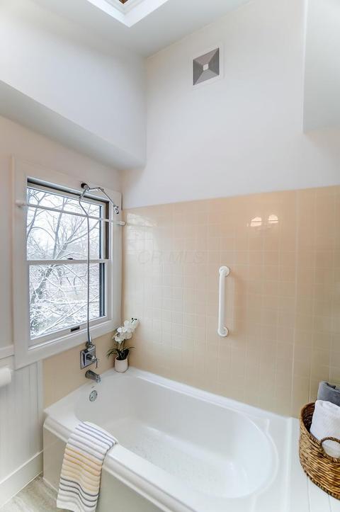 51 E Weber Rd, Columbus, OH 43202 photo 23